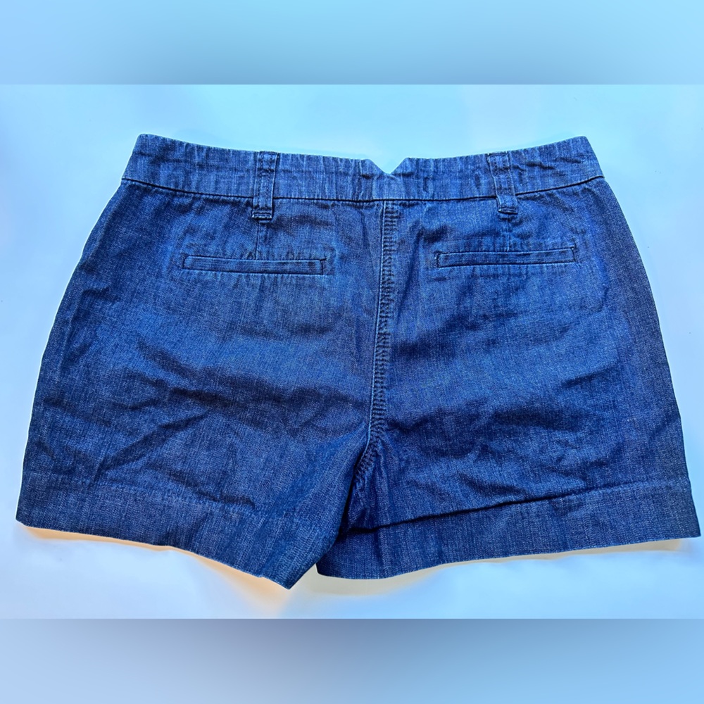 Loft, lightweight denim short. Size 2. 4” inseam.